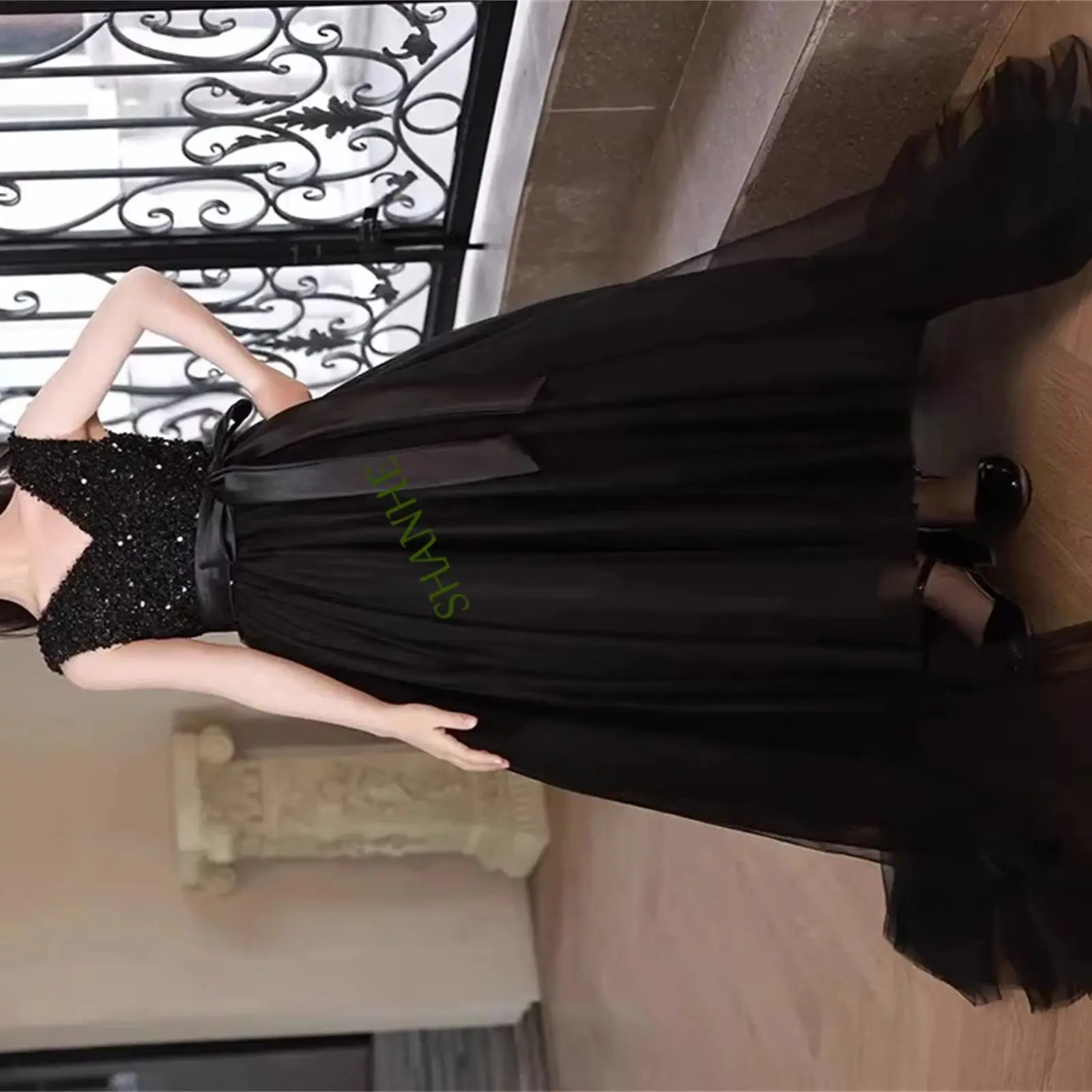 

Black V Neck Baby Flower Girl Dresses Sequins Tulle Children Wedding Birthday Prom Party Gowns