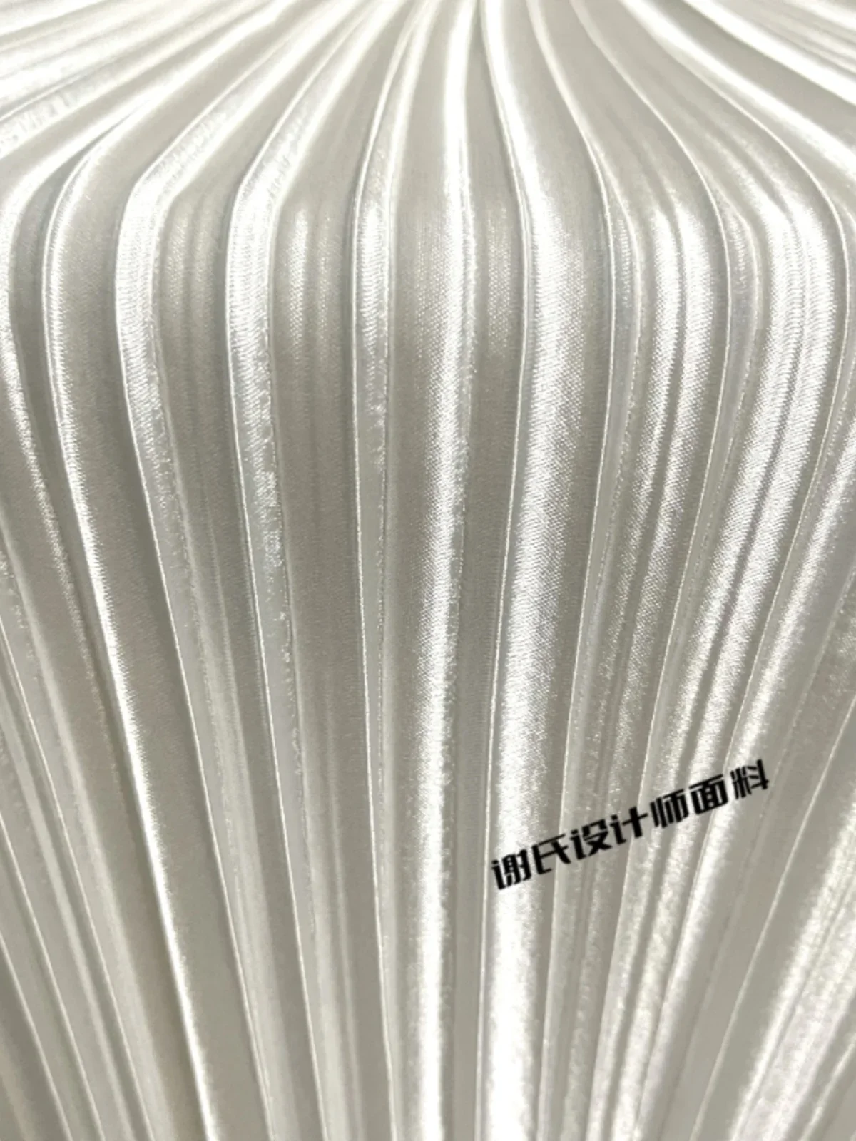 

Орган плиссированная ткань Ярко-белая сценическая мягкая ткань в западном стиле для юбки Дизайнерская одежда Diy Швейная ткань по метрам Оптовая продажа