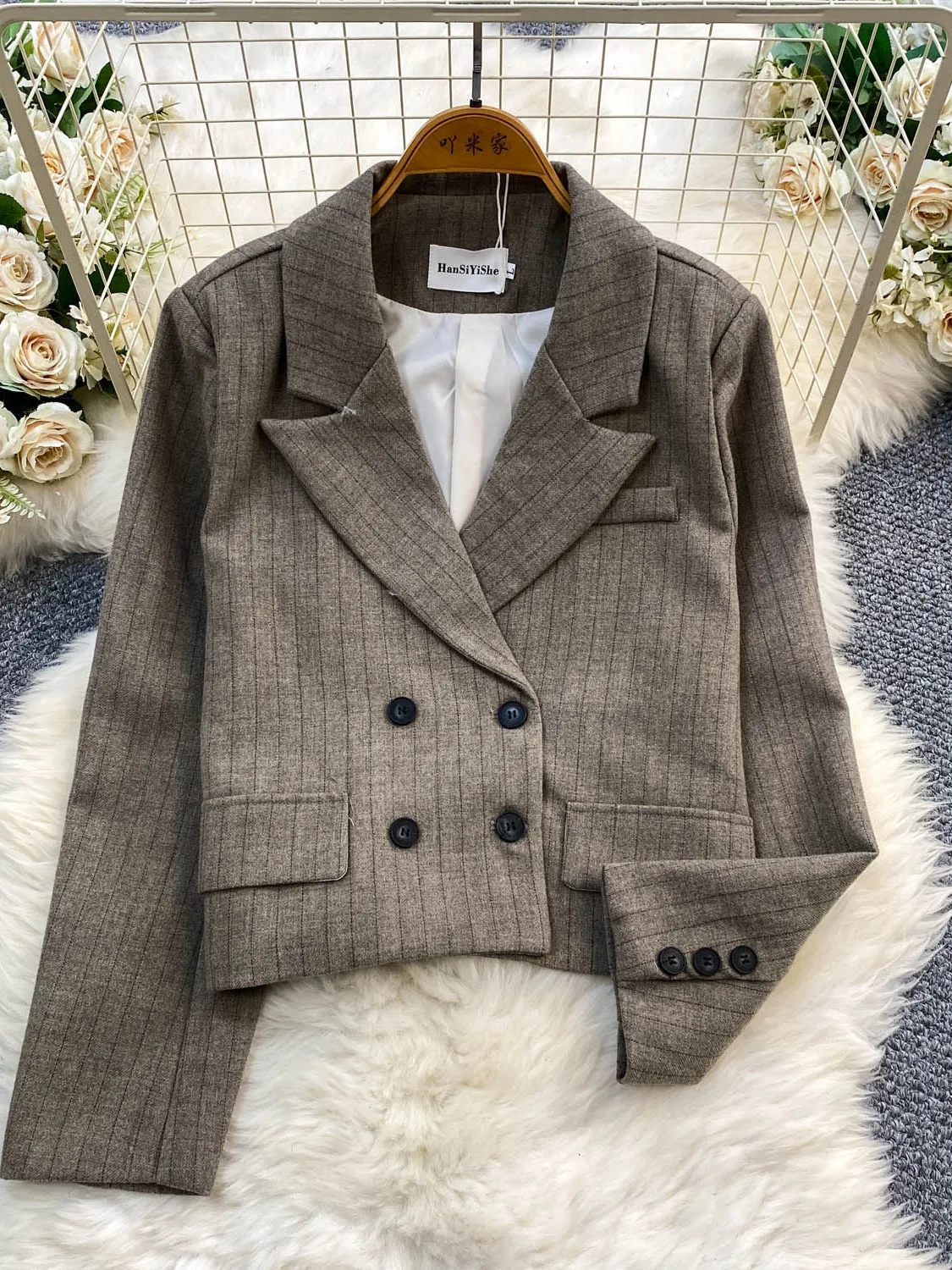 British Style Fashionable Striped Suit Jacket Women's Slim Fit Short Coat Double Breasted Commute Style Youth Straight Body