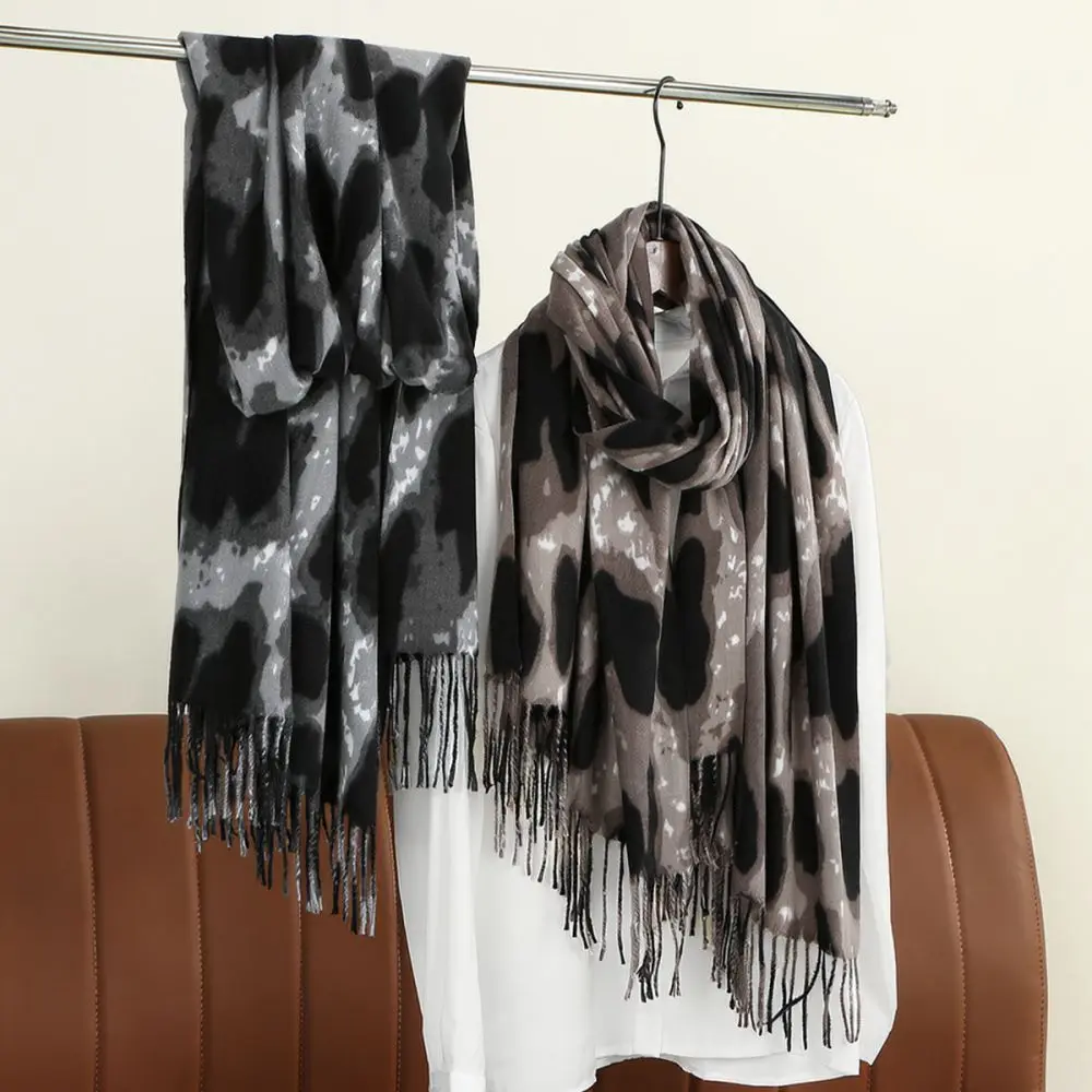 Vintage Leopard Print Scarf Women Autumn Winter Warm Thickened Cashmere Feel Shawl Soft Tassel Pashmina Wraps Elegant Long Stole