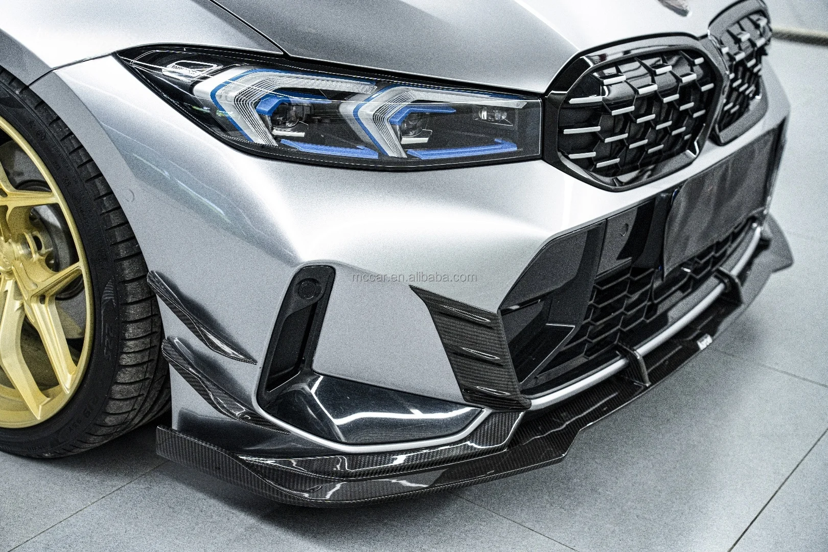 Labbra anteriori lucide per BMW Serie 3 G20 G28 LCI Paraurti per auto Paraurti anteriore stile MC in fibra di carbonio a secco