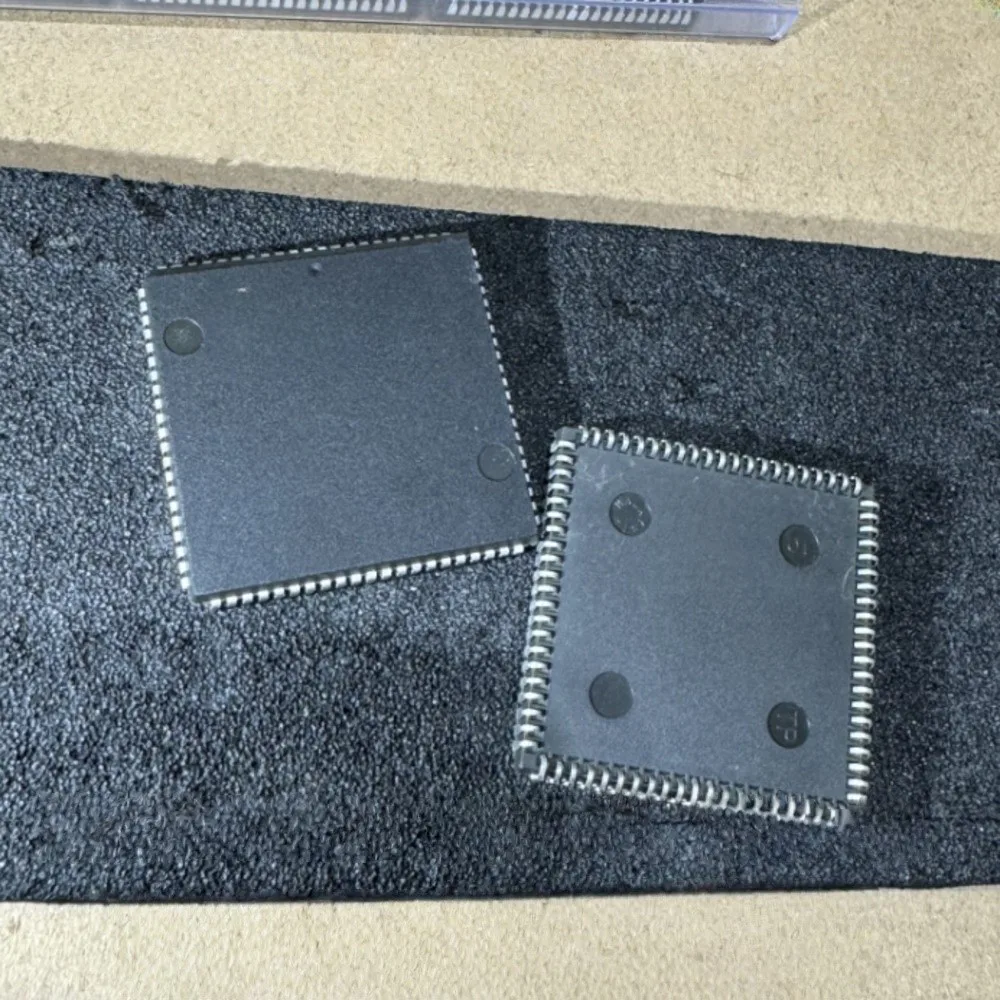 5PCS MACH435Q-25JC SAB-C517A-LN N87C196MH PLCC-84