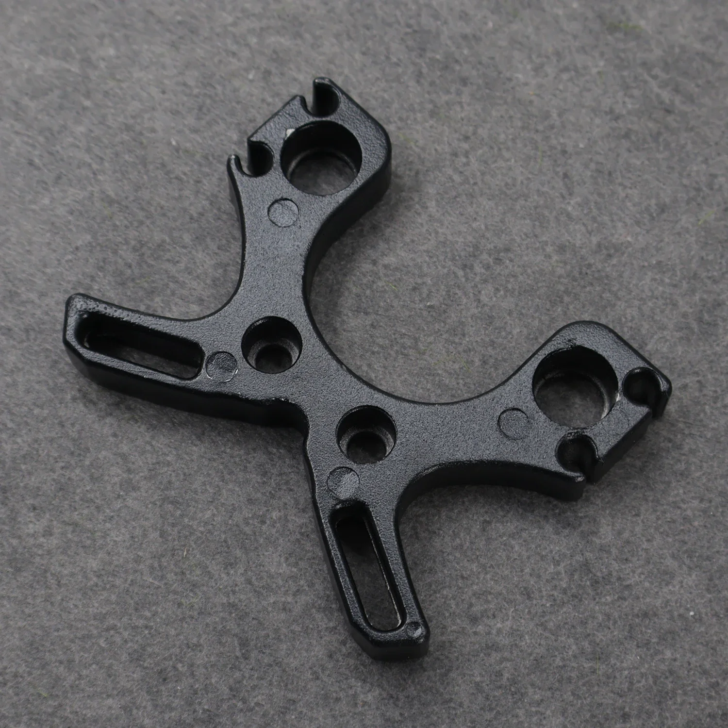 

Zinc Alloy Owl Slingshot Head DIY Slingshot Special Accessories Homemade Slingshot Parts Long Slingshot Head Fixed Rubber Band