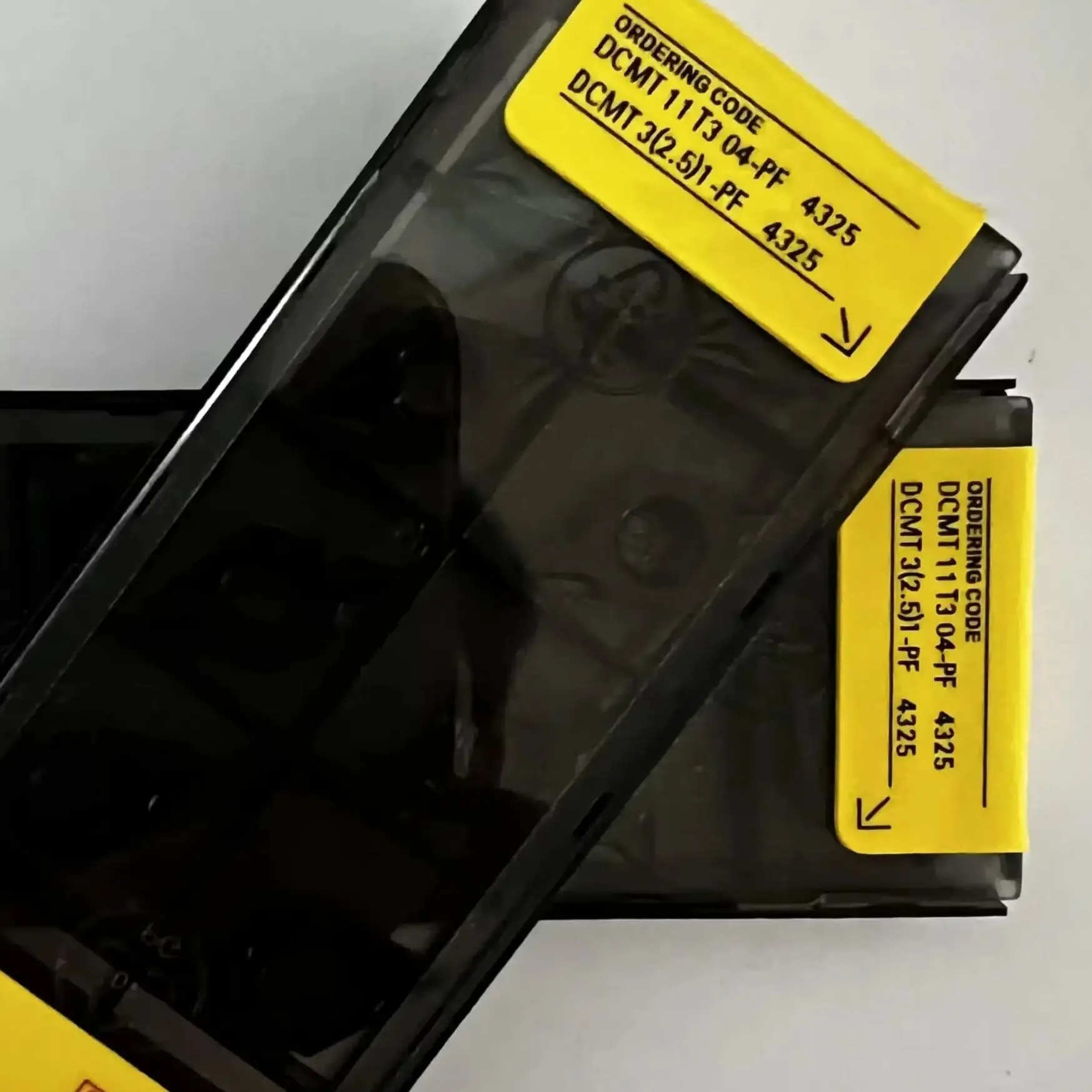 

DCMT11T304-PF 4325 /Alloy blade 10 PCS