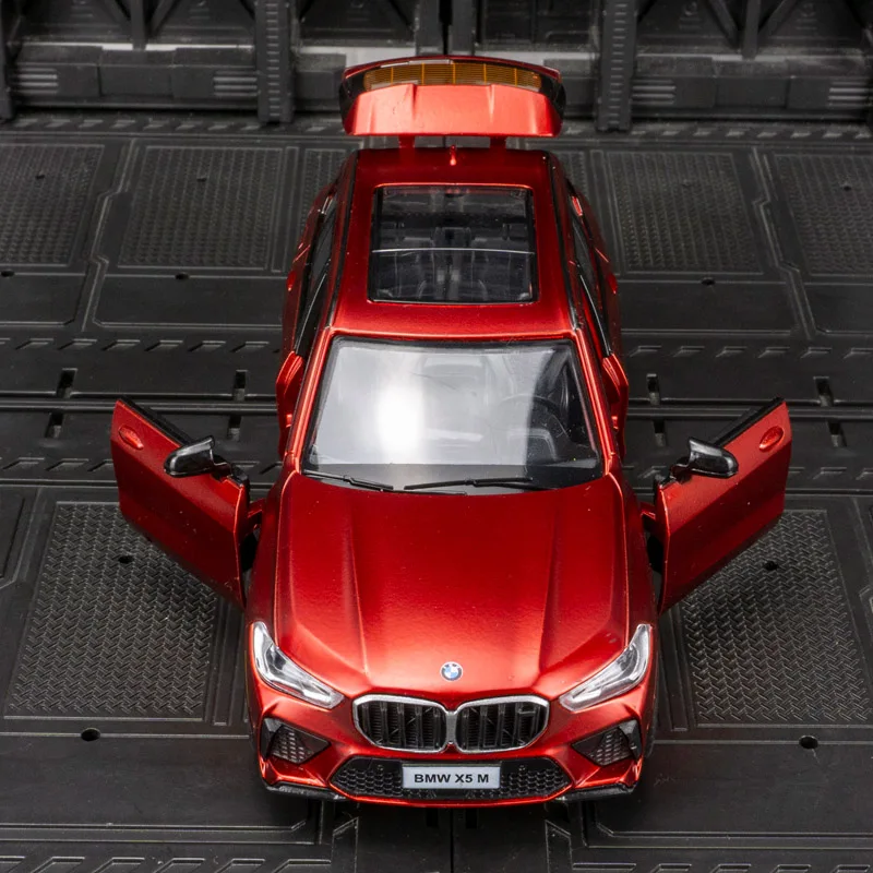 Modèle de véhicule tout-terrain en alliage BMW X5M 1:32, jouet acousto-optique pour enfants, 2 portes et capot pouvant être ouverts
