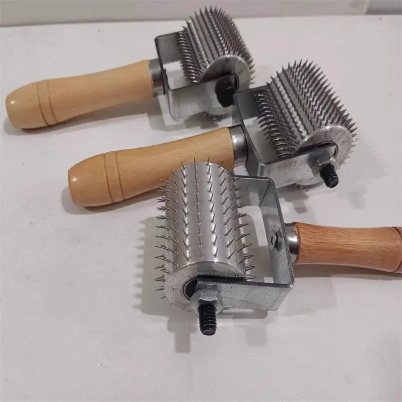 

Handheld Needle Roller with Handle Roller Small Push Perforation Non-woven Fabric Perforation Customization
