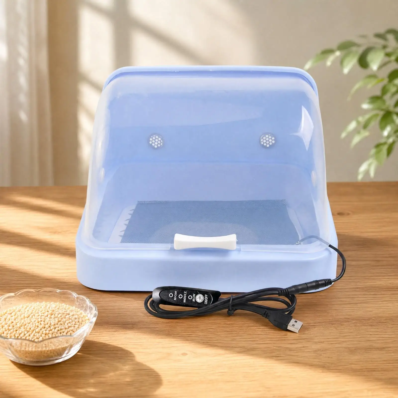 Compact Bird Warming Enclosure for Parrots with 41 Degree Heat Setting and USB Cable for Flexible Placement
