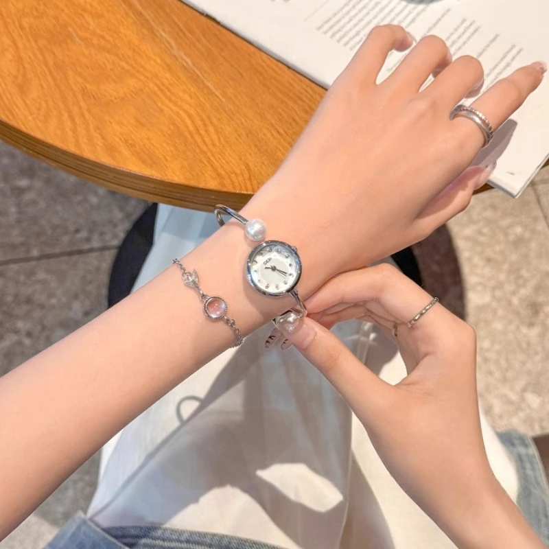 Classic trend women's watch elegant light luxury niche simple waterproof 2025 new quartz watch birthday gift