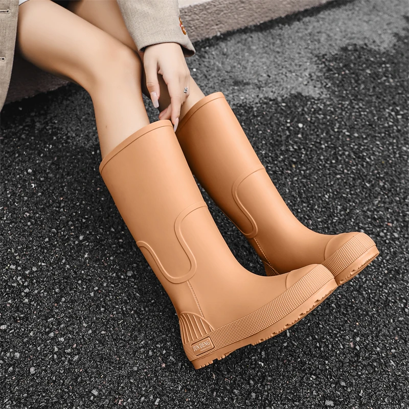 

Женские силиконовые резиновые сапоги с высокой трубкой, противоскользящие легкие летние новые водонепроницаемые ботинки Sle Jundeng Water oes