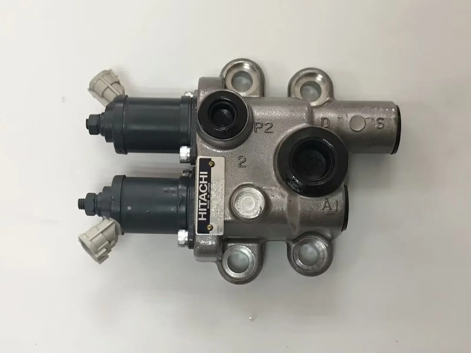 Excavator spare parts zx200 solenoid with holder 9254306 for hitachi