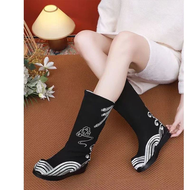 Damskie buty Hanfu w stylu retro, antycznym, chińskim, z haftem, na podwyższanej podeszwie, vintage, biało-czarne, jesienno-zimowe.