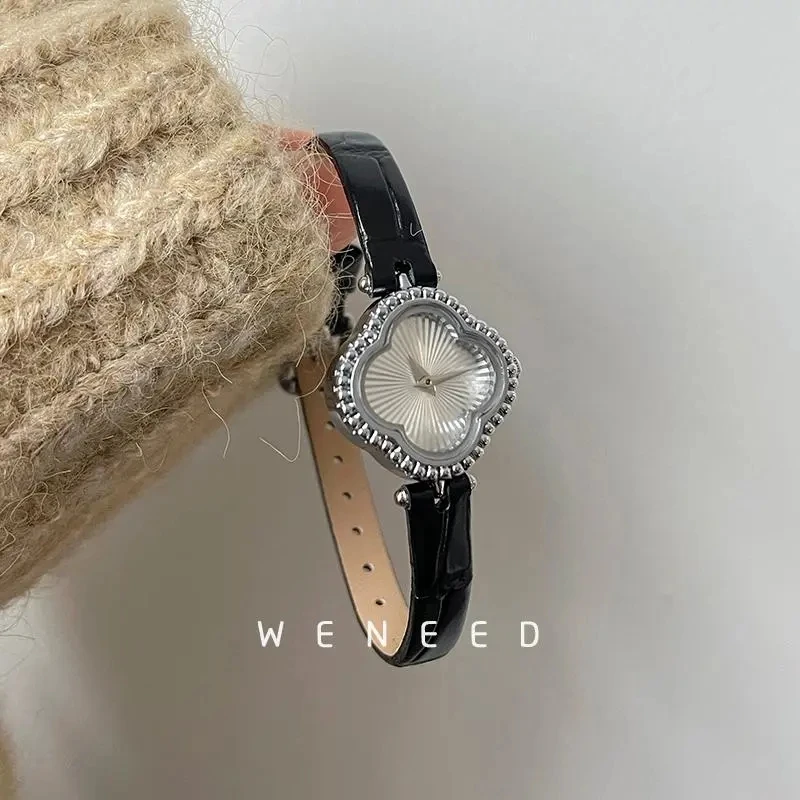 ساعة نسائية ريترو متخصصة بأربع أوراق البرسيم حزام ساعة هدية رائعة فتاة الموضة الفاخرة نمط القرون الوسطى