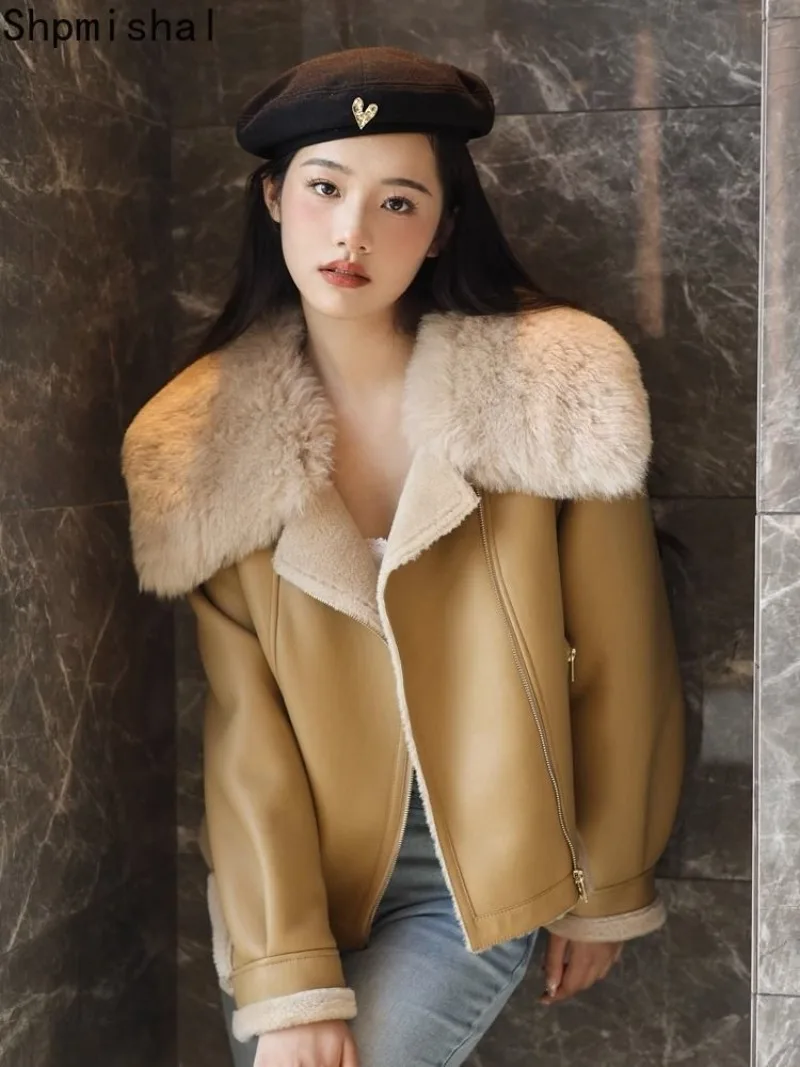 2023 Winter New American  Faux Fur Integrated Coat Women's Short Motorcycle Lapel Lamb Fur  Faux Fur Coat Female Clothing