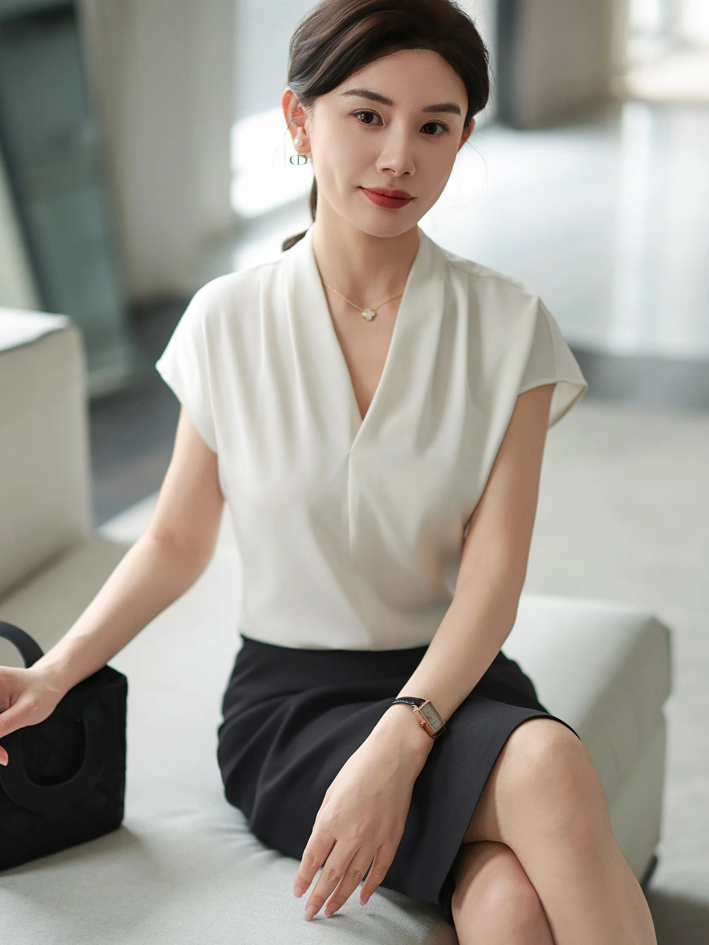 

Lightweight Silk V-Neck Short Sleeve Women's Shirt Breathable Comfortable Commute Style Fashionable Casual White Shirt