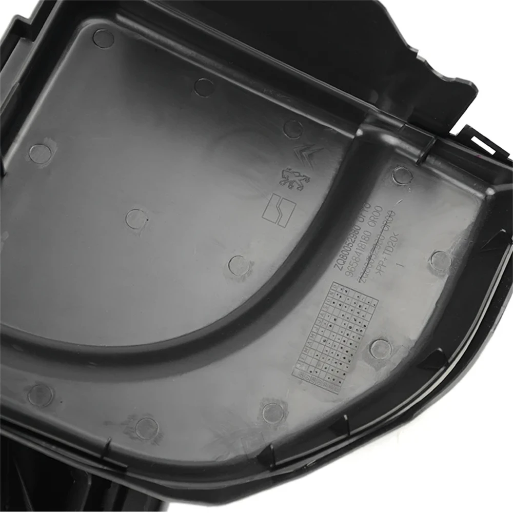 

Suitable for Peugeot 307 308 3008 408Citroen C4 C-Quatre BSM Fuse Box Upper Cover ​6500CA