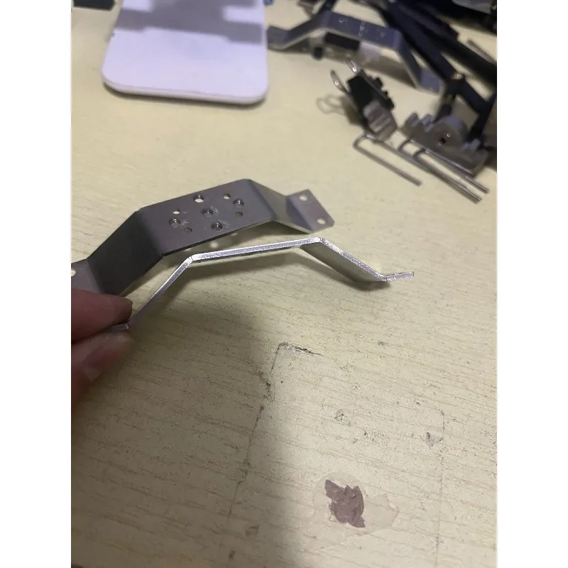 ステンレス鋼サスペンションアダプタープレート 1/14 タミヤ RC ダンプトラック SCANIA 770S VOLVO メルセデスベンツ ACTROS 3363 MAN 車部品用