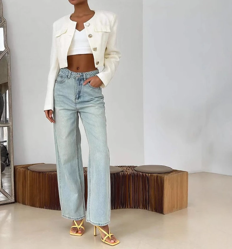 

High-waisted Straight-leg Slim and Stylish Girl's Jeans with A Smiling Face Design on The Back Pocket Women Jeans