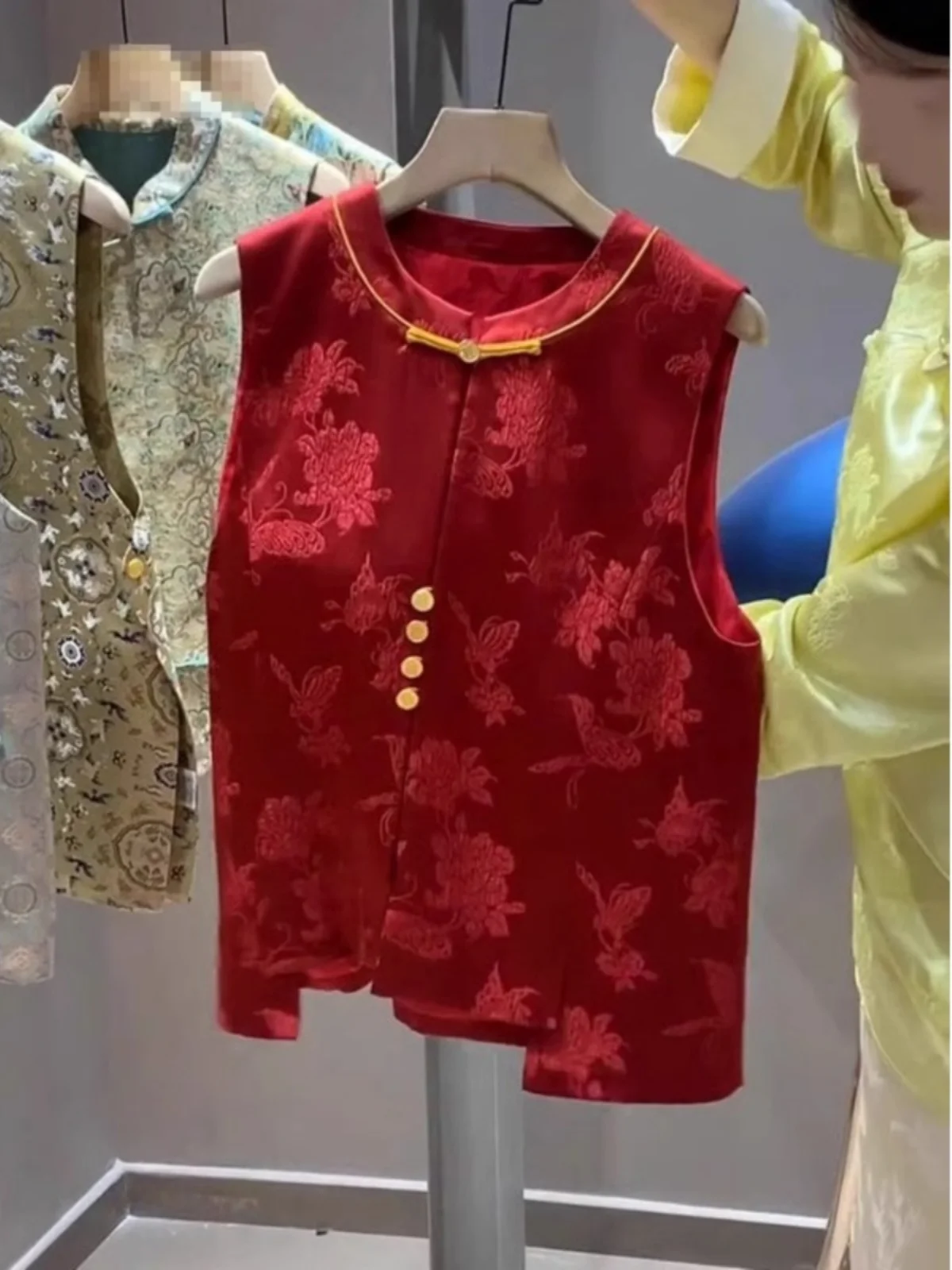 เสื้อกั๊กสไตล์จีนใหม่สำหรับผู้หญิง ฤดูร้อน ดีไซน์หรูหรา วินเทจ ประณีต กระดุมแบบจีน เสื้อคลุมไหล่