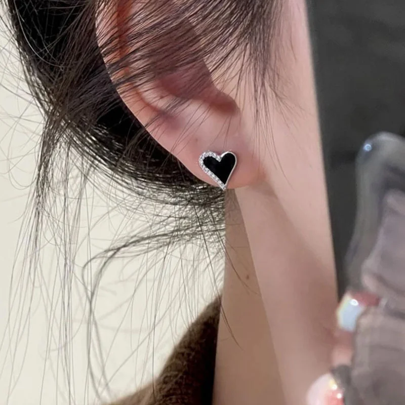 Luxury Shiny Zircon Black Love Heart Stud Earrings for Women Fashion Wedding Party Jewelry 2024 Girls Gifts