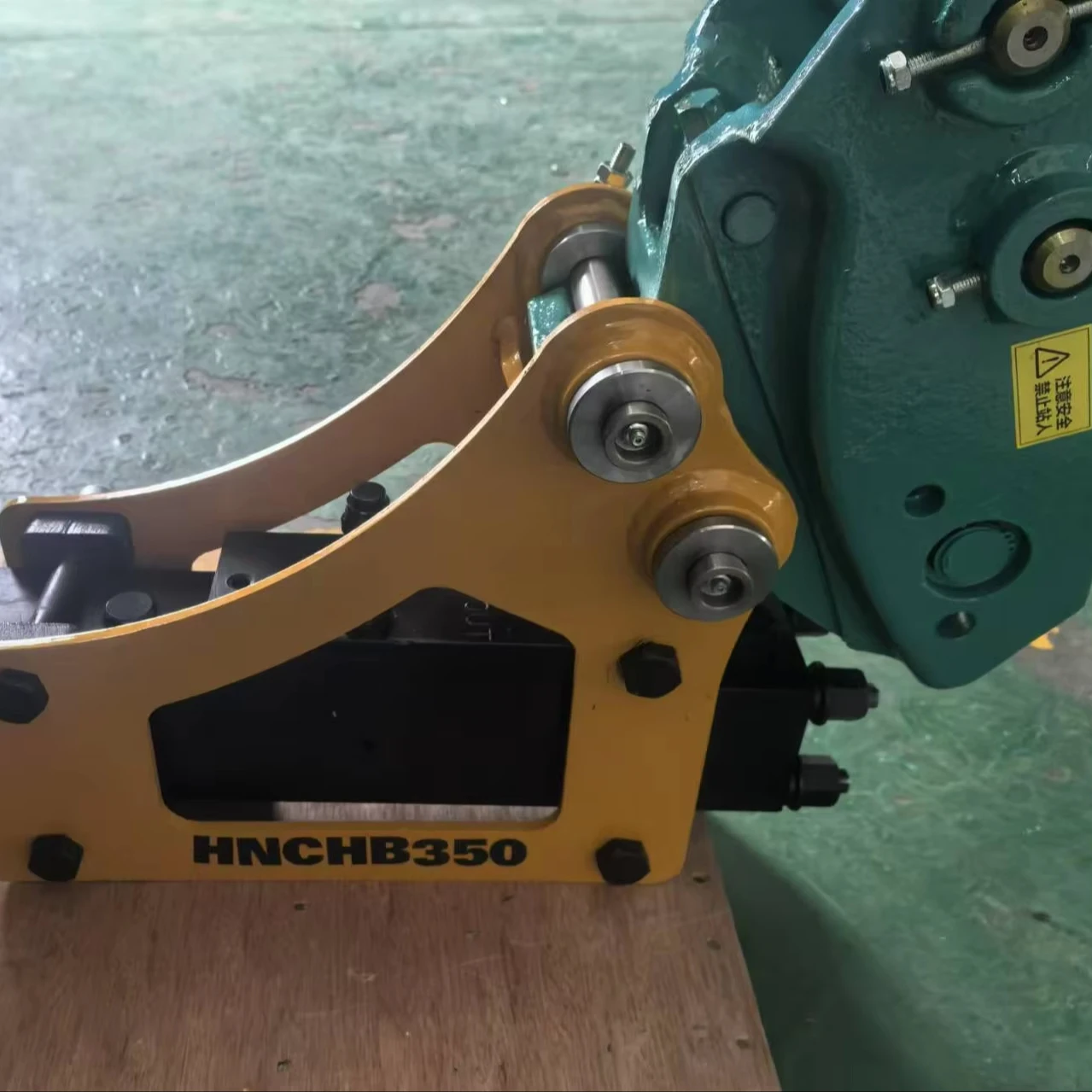 

New Hydraulic Excavator Breaker Crushing Hammer With Engine Pump And Chisel For Construction Industries