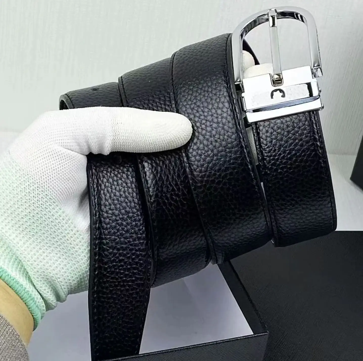 

2025 New! Europe and America Retro Trend Men's Belt - Lychee Pattern Pin Buckle, Light Luxury Jeans Belt for Youth