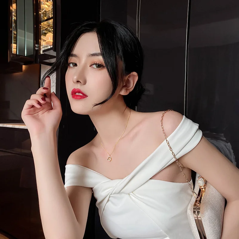 Personalized Trendy Rhinestones Geometric Oval Collarbone Chain Internet Celebrity Temperament Design Sense Necklaces Women N
