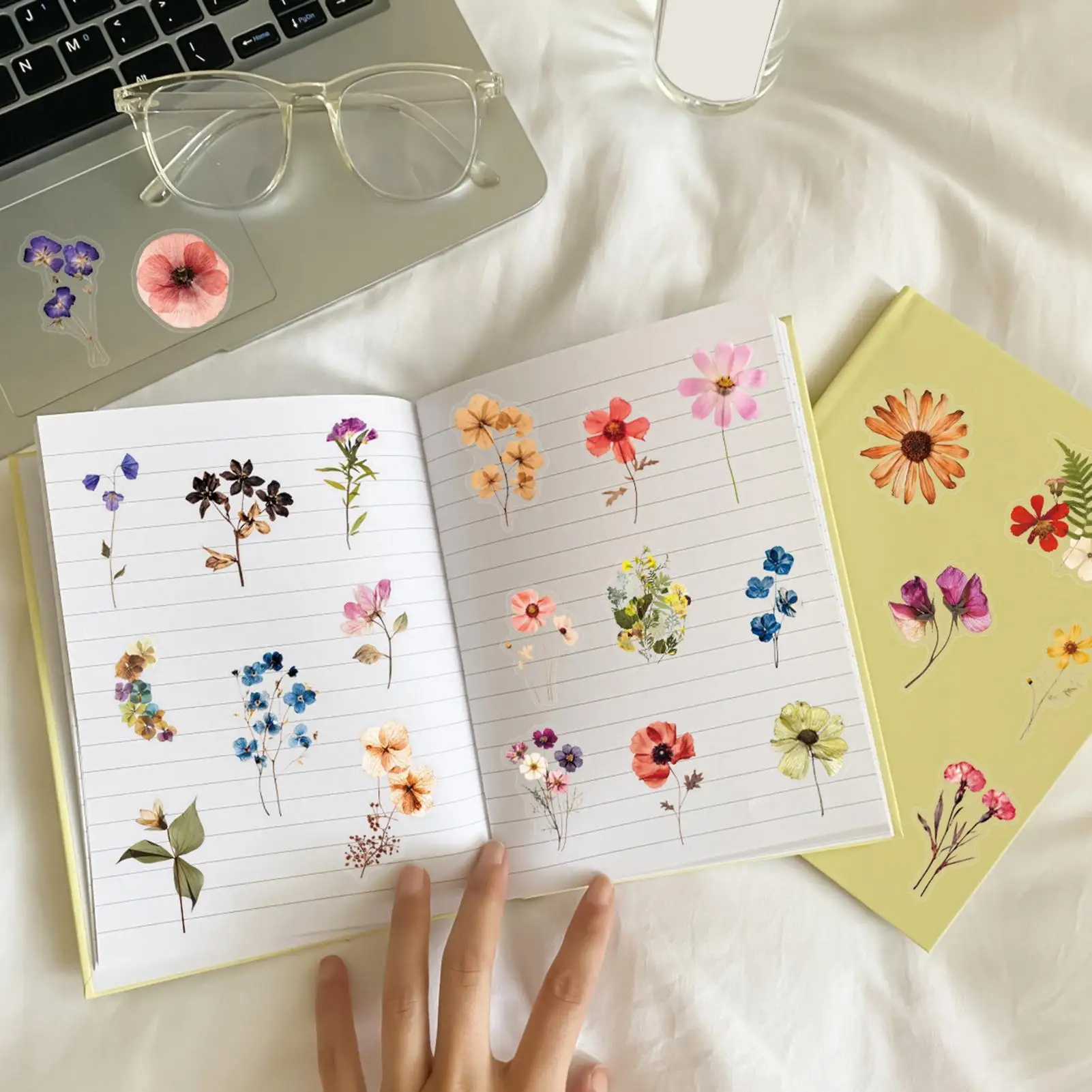 

Floral Stickers For Students 50 Pieces Realistic Decoration Plant-Themed Stickers For Kids For Boys Girls Teens Children