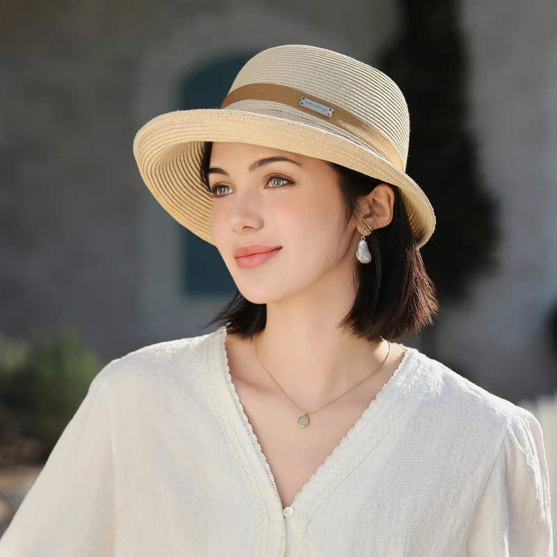 Spring and autumn hats are versatile for children, with raised edges and straw hats for summer sun protection. Straw woven hats