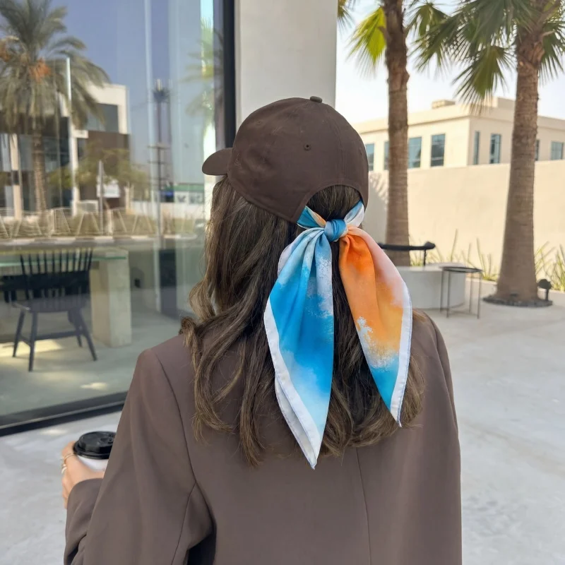 Pañuelo Cuadrado de Satén Fresco con Estampado Acuarela, Diadema Boho, Bandana, Pañuelo para el Cuello para Mujer, Accesorio Multiusos para el Cabello y Bolsos