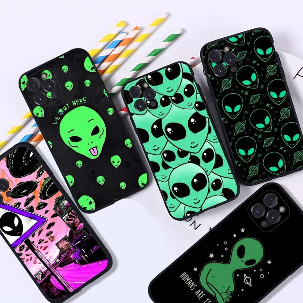 Aesthetics Cute Cartoon alien space Phone Case Silicone Soft For iphone 15 14 13 12 11 Pro Mini XS MAX 8 7 6 Plus X XR Shell