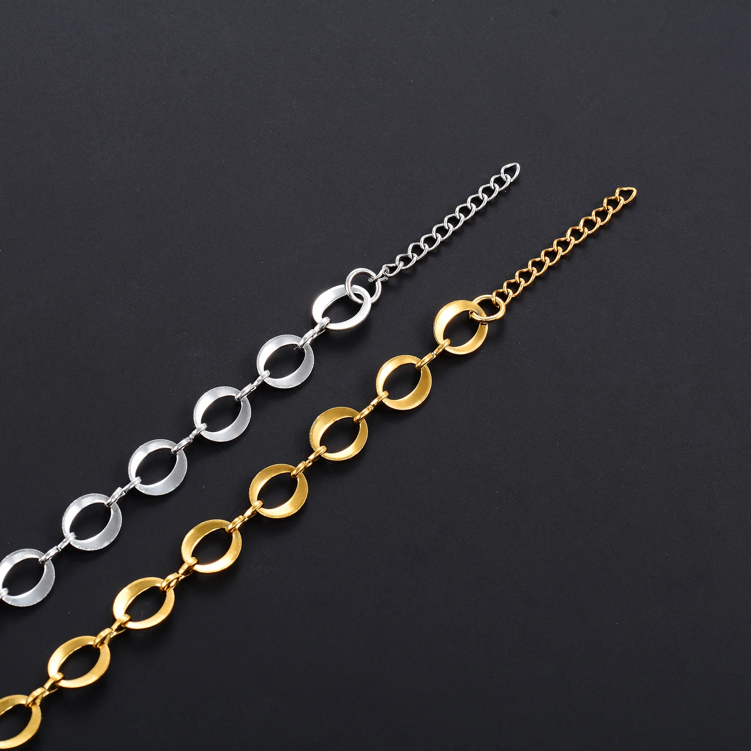 Nicht verblassende Handkette, Edelstahl-Rundkettenarmband, 8,2 mm breiter großer Kreisarmreif, verstellbares Armband für Schmuckherstellung. – Detail 3