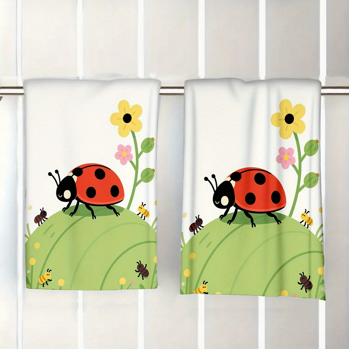 2 packs of cute ladybug face towel set, 2D cartoon ladybug single-sided printing is lively and bright
