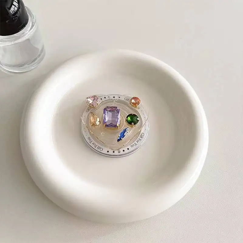 نفس الحامل المغناطيسي مثل آلهة Instagram، مناسب لجميع سلاسل هواتف Apple وSamsung، التي تحبها الجميع