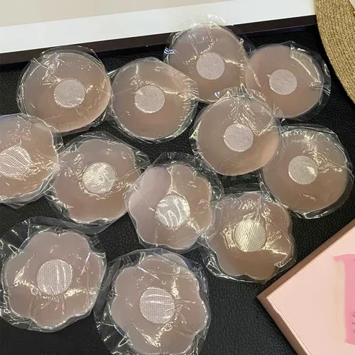 Imagen 2 del producto 12 Uds. Cubierta de silicona para pezones para mujer, pegatinas autoadhesivas invisibles para el pecho y el pecho, almohadillas de elevación para mujer, parche reutilizable para sujetador íntimo