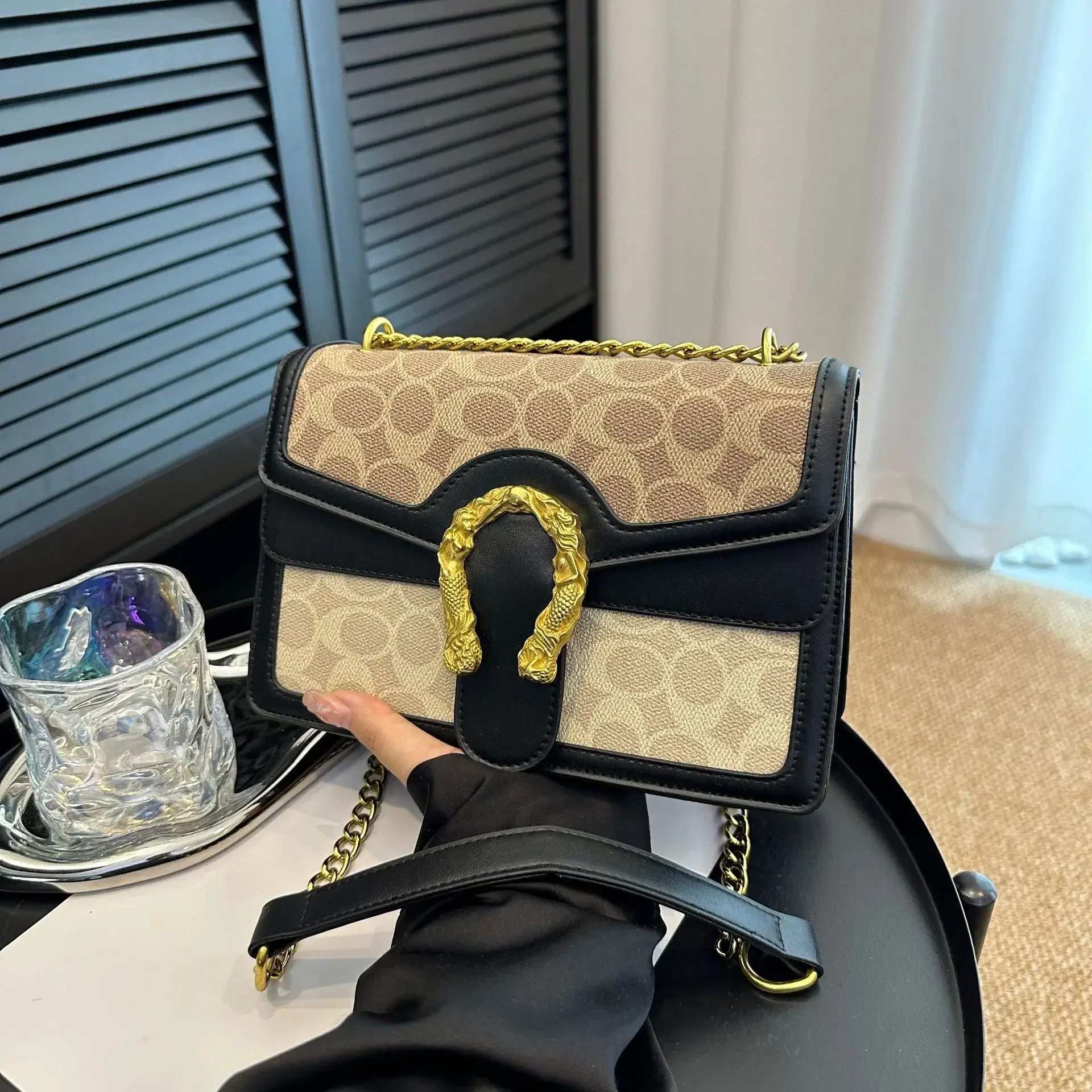 2025 Art Deco Mini Sq Bag Mujer 3 direcciones Convertible: Bandolera de cuero vegano + cadena dorada desmontable Bestseller