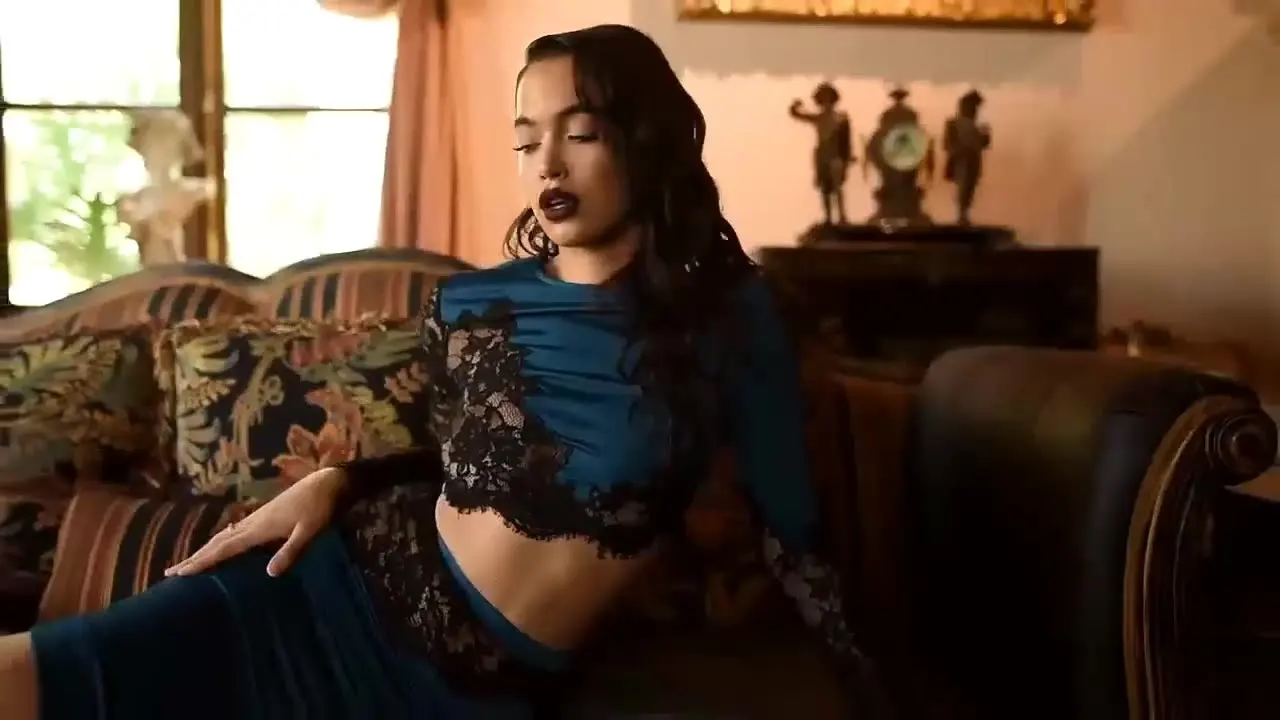 2025 Women Celebrity Sexy Dresses Long Sleeve Crystal Diamond Black Midi Bandage Dress Elegant Evening Club Party Vestidos Hot