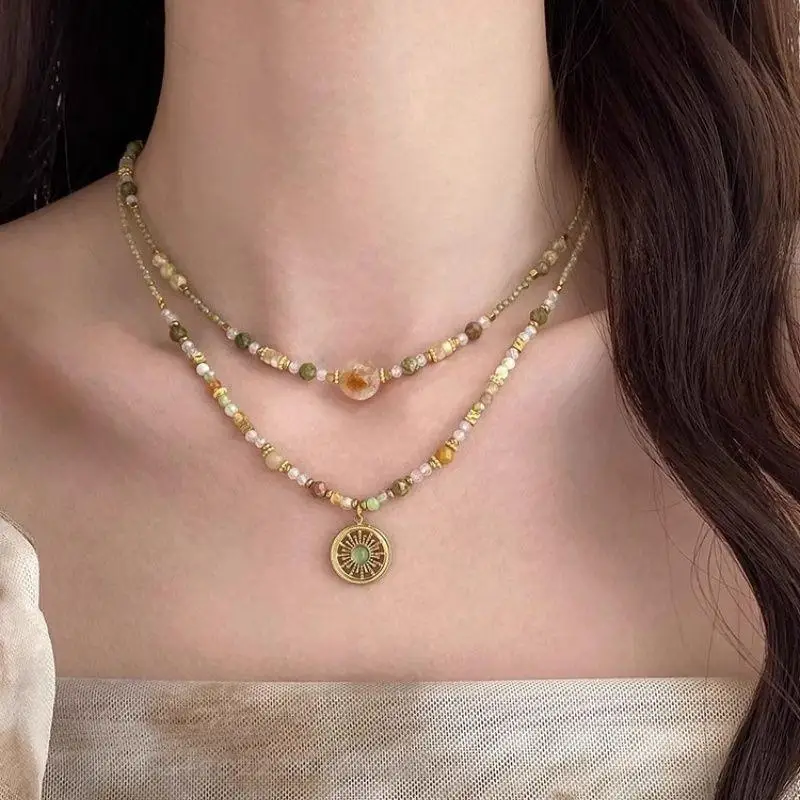 قلادة صغيرة من الحجر الطبيعي للنساء مكدسة بسلسلة الترقوة العصرية للفتيات الصغيرات