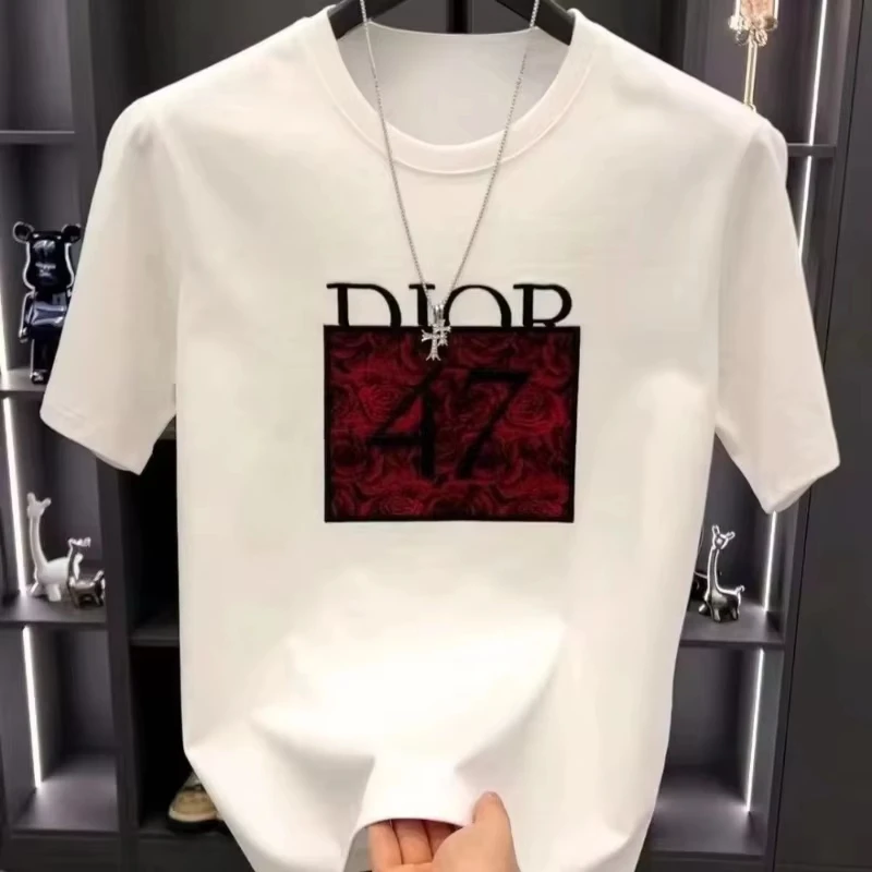 

Высококачественная хлопковая женская футболка с коротким рукавом: новый летний тренд — облегающий крой, круглый вырез, полурукава.