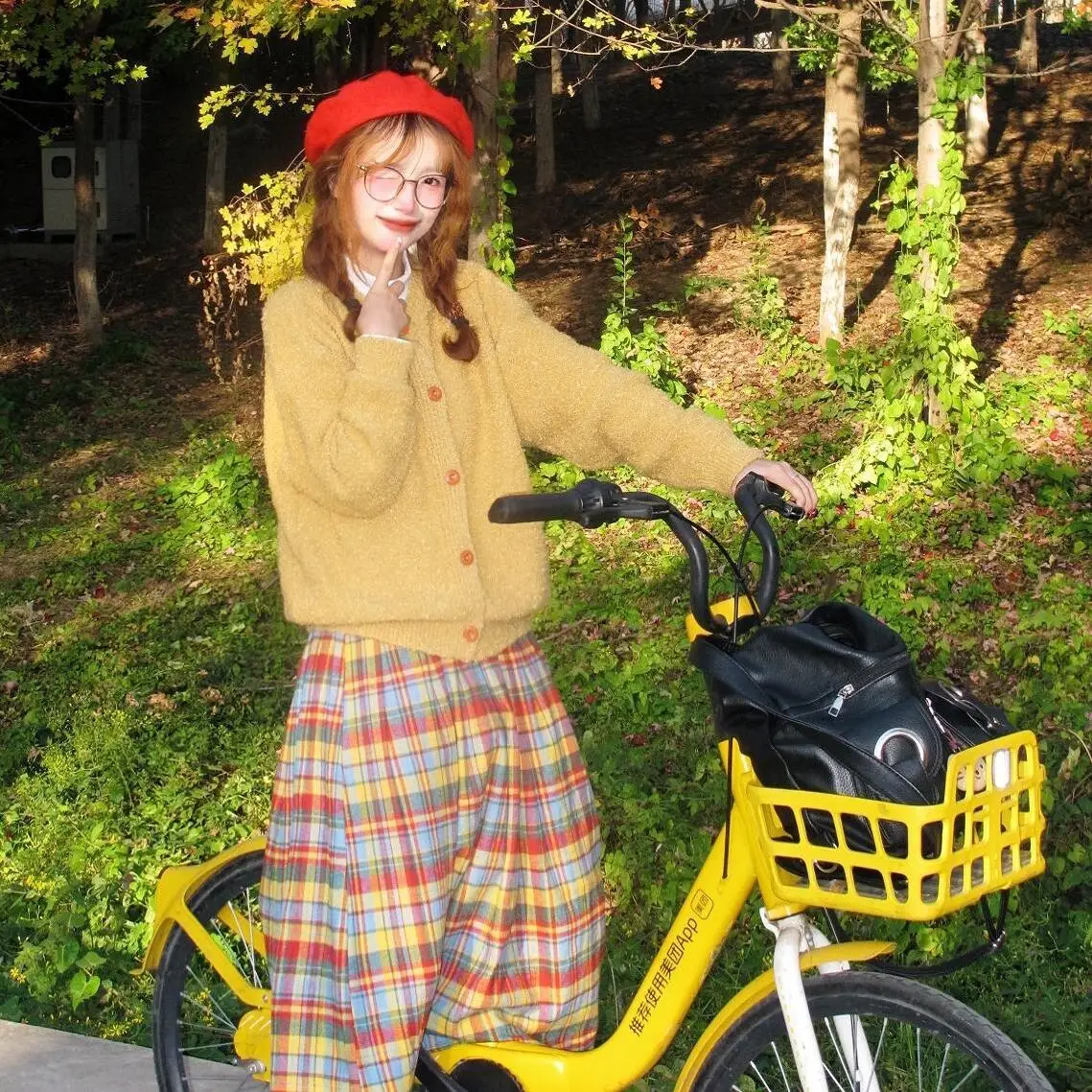 

Fall/Winter Skirt Suit College Style Sweater Coat Plaid Contrast High Waist Skirt Design Sense Niche Two-Piece Suit