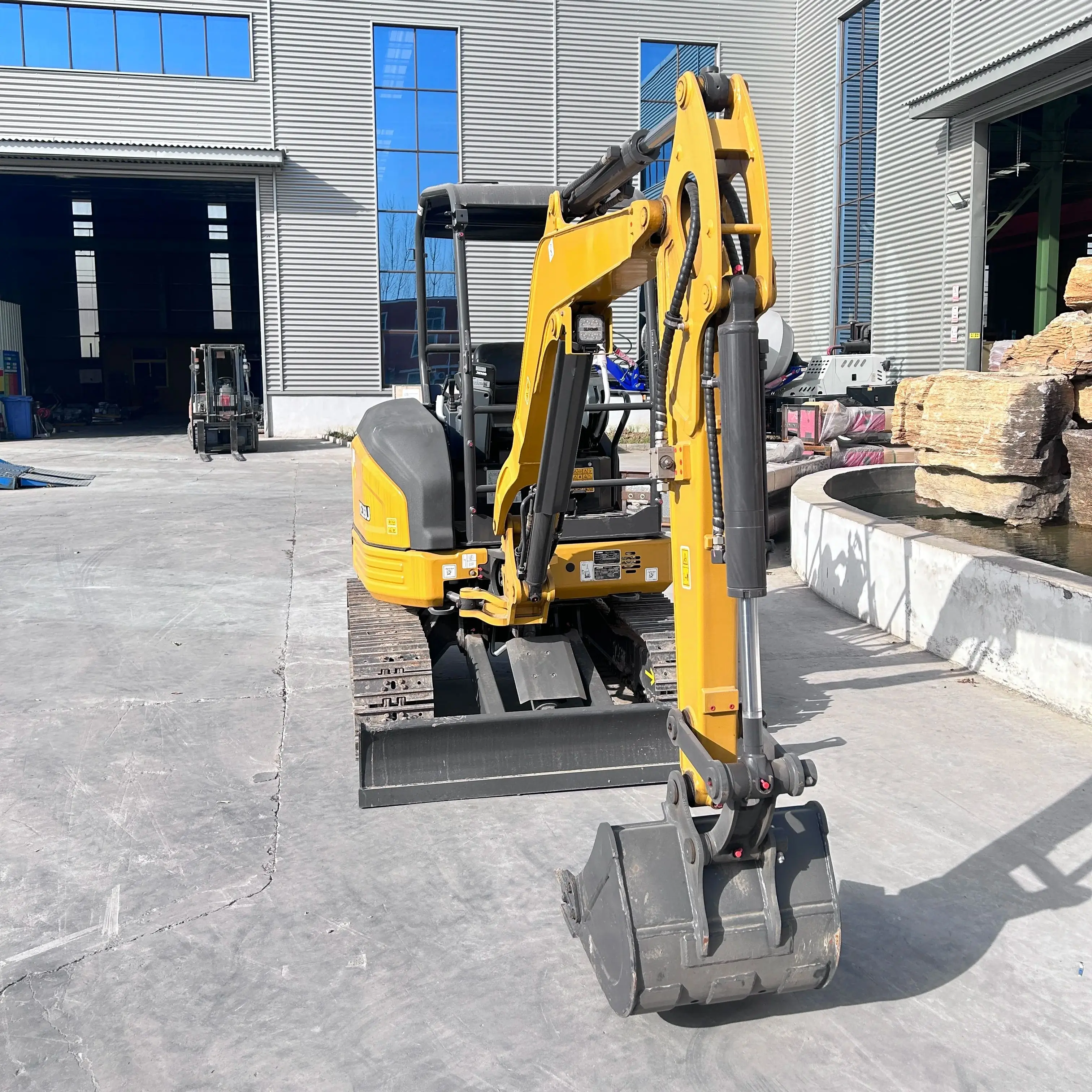 سعر المصنع حفارة صغيرة صغيرة 2 طن 3 طن حفارة زاحفة صغيرة