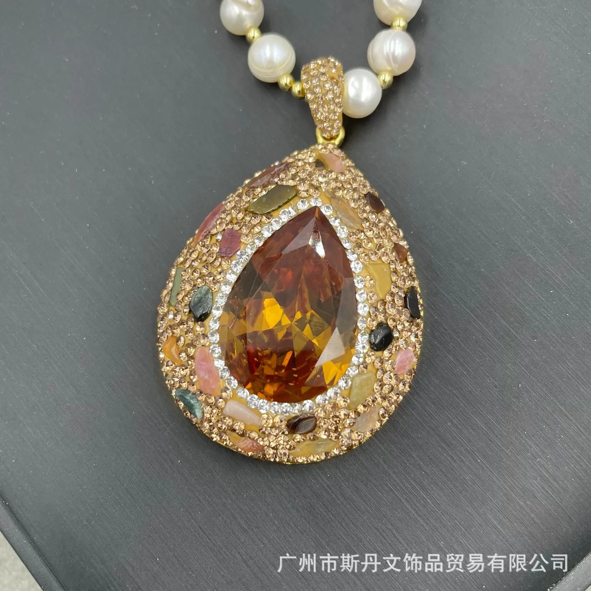 Turkish sultanite color-changing stone tourmaline rough stone pearl necklace, medieval jewelry vintage dinner Europe and America