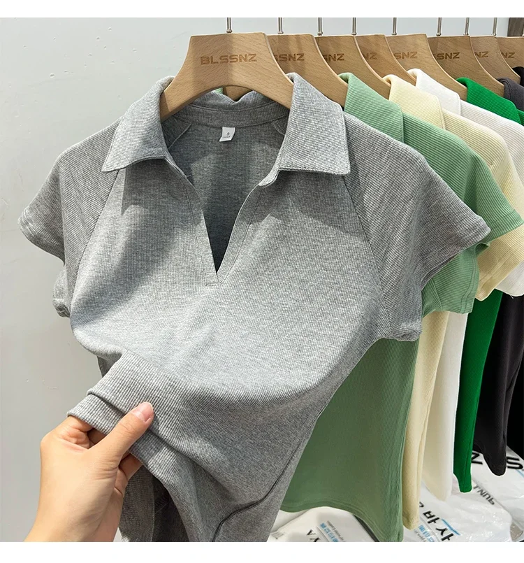 Nischen-Design Slim Fit Kurzarm Damen T-Shirt 2026 Sommer Neuheit V-Ausschnitt Poloshirt Einzigartiges Elegantes Top Koreanisches Einfarbiges Tee – Detail 23