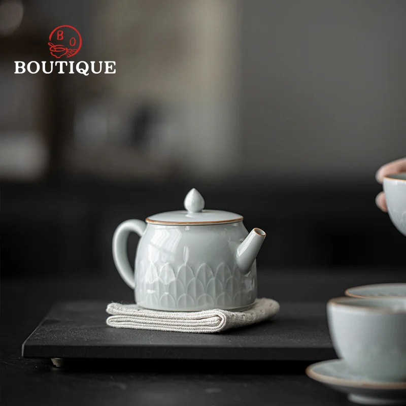 150ml Boutique Hand-embossed Lotus Petals Ceramic Teapot Home Creative Relief Teapot Tea Set with Filter Kung Fu Tea Set Kettle