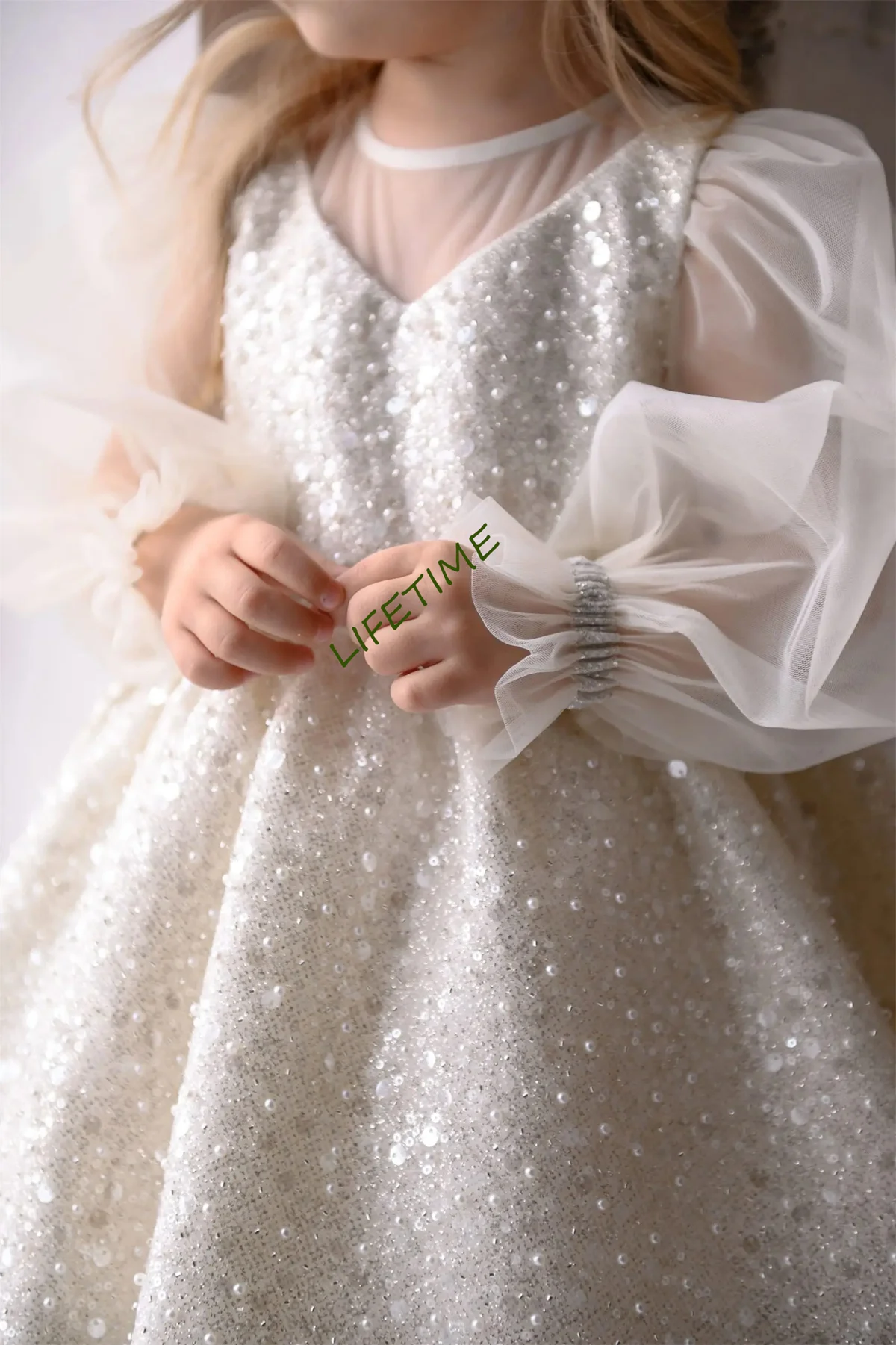 Flower Girl Dress Wedding White Pearl Decoration Lovely Full Sleeve Bow Sash Tulle Appliques Long Party Kids Birthday Dresses