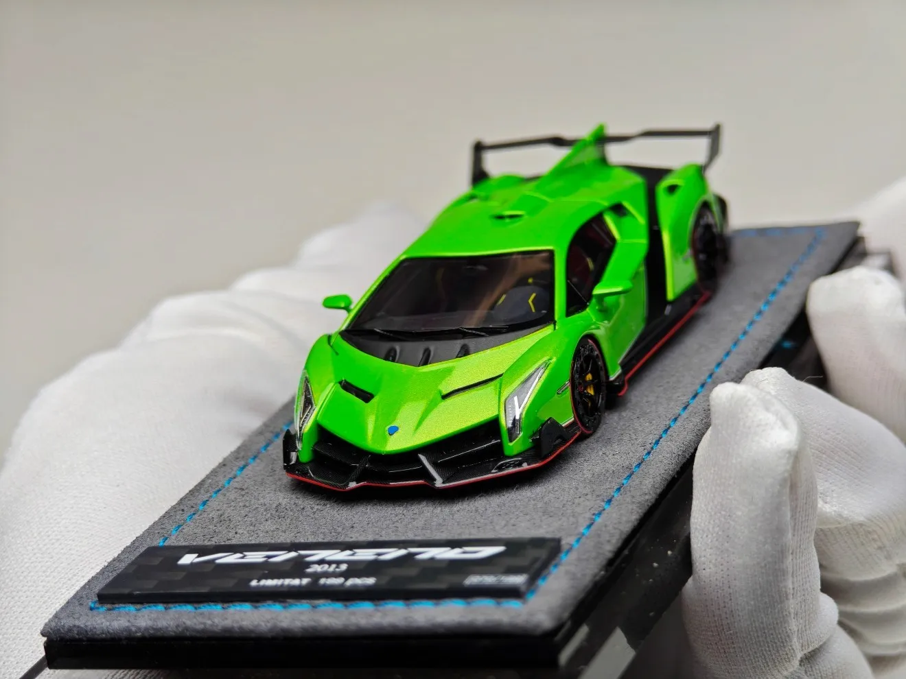 

DMH&RW 1:64 Veneno Green Diecast Model Car Resin Limited edition