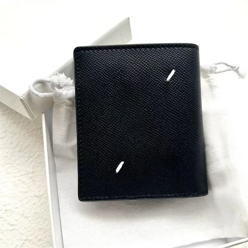 The First Layer of Cowhide Is Folded in Half, and The Mezzanine Wallet Is Folded in Half for Men and Women with Multi-card Positions and Genuine Leather.