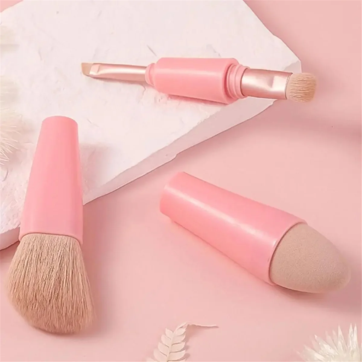 Pinceau de maquillage à double extrémité 4 en 1, brosse cosmétique de voyage rétractable, éponge multifonctionnelle anti-cernes pour fard à barrage