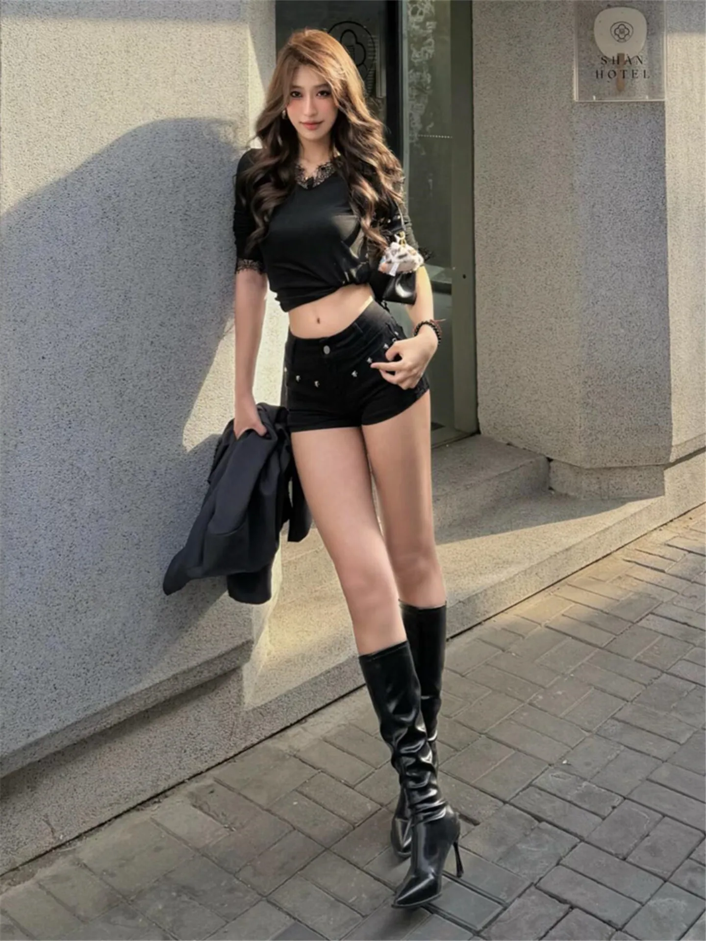 Low-Waist Distressed Denim Shorts Women's Summer Slimming Washed Rivet Design Sensation Bodycon Hot Pants American Style Casu...