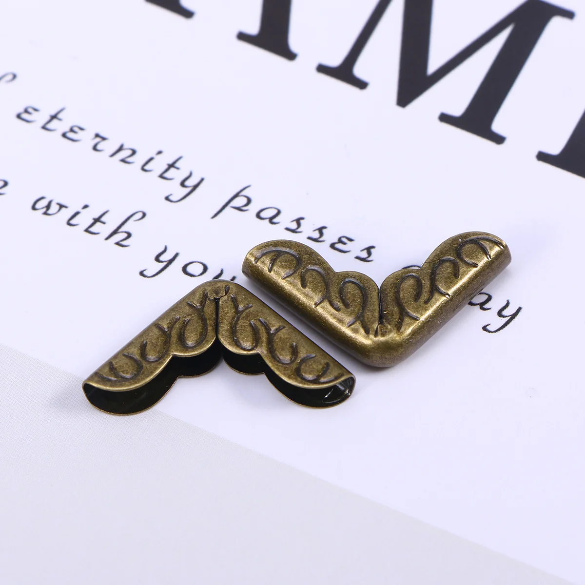 

20Pcs Brass Metal Book Corner Protectors Retro Style Fine Carved Surface for Albums Menus Folders Notebooks Decoration