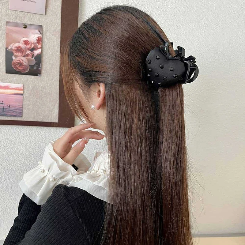 

3Pcs Korean Version Black Premium Strawberry Clip Hair Claw Clip Female Hair Clip Sweet and Elegant Hair Accessory Ponytail Clip
